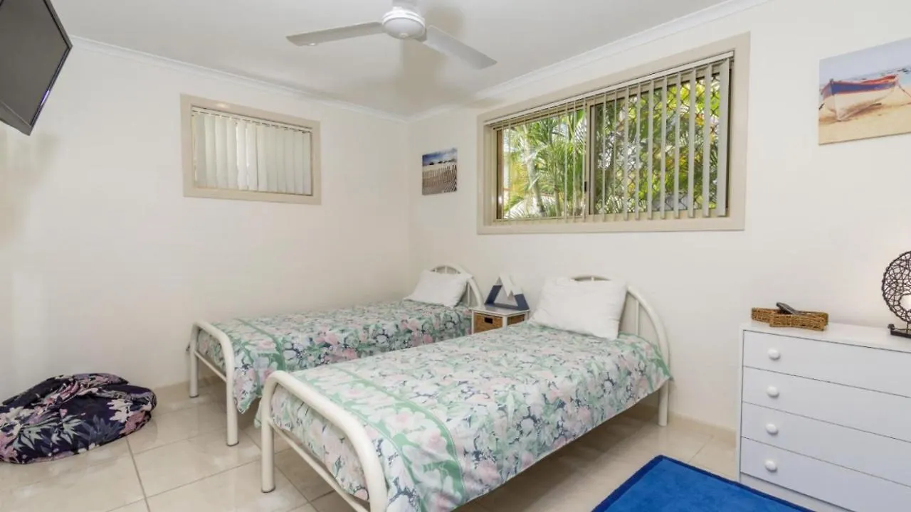 Comfortable Lowset Family Home Only Minutes From The Water! Tarooki St, Bellara 0*,